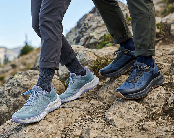 Women's Explorer Trail Low Hands-Free Waterproof - Hellblau/Lila SKU: 50109
Men's Expedition Trail Low Hands-Free Waterproof - Grau/Blau SKU: 50011
